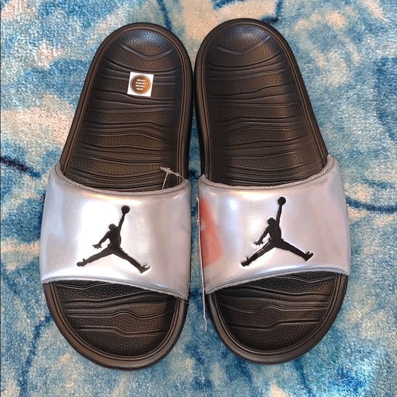 Nike Jordan Break Kids Slides Sandals Silver New - Picture 3 of 7